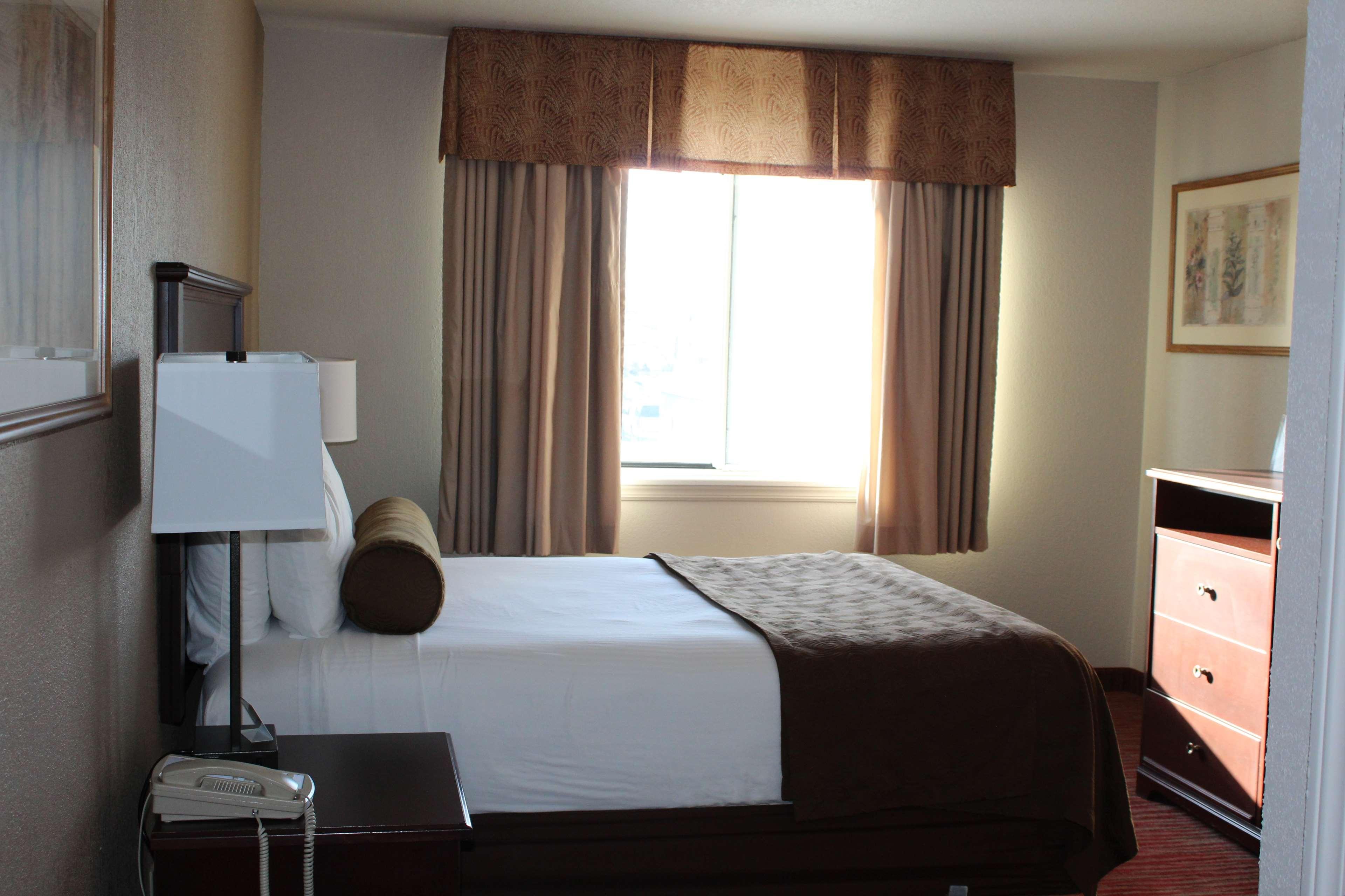 Best Western Plus Concord Inn Минокуа Екстериор снимка