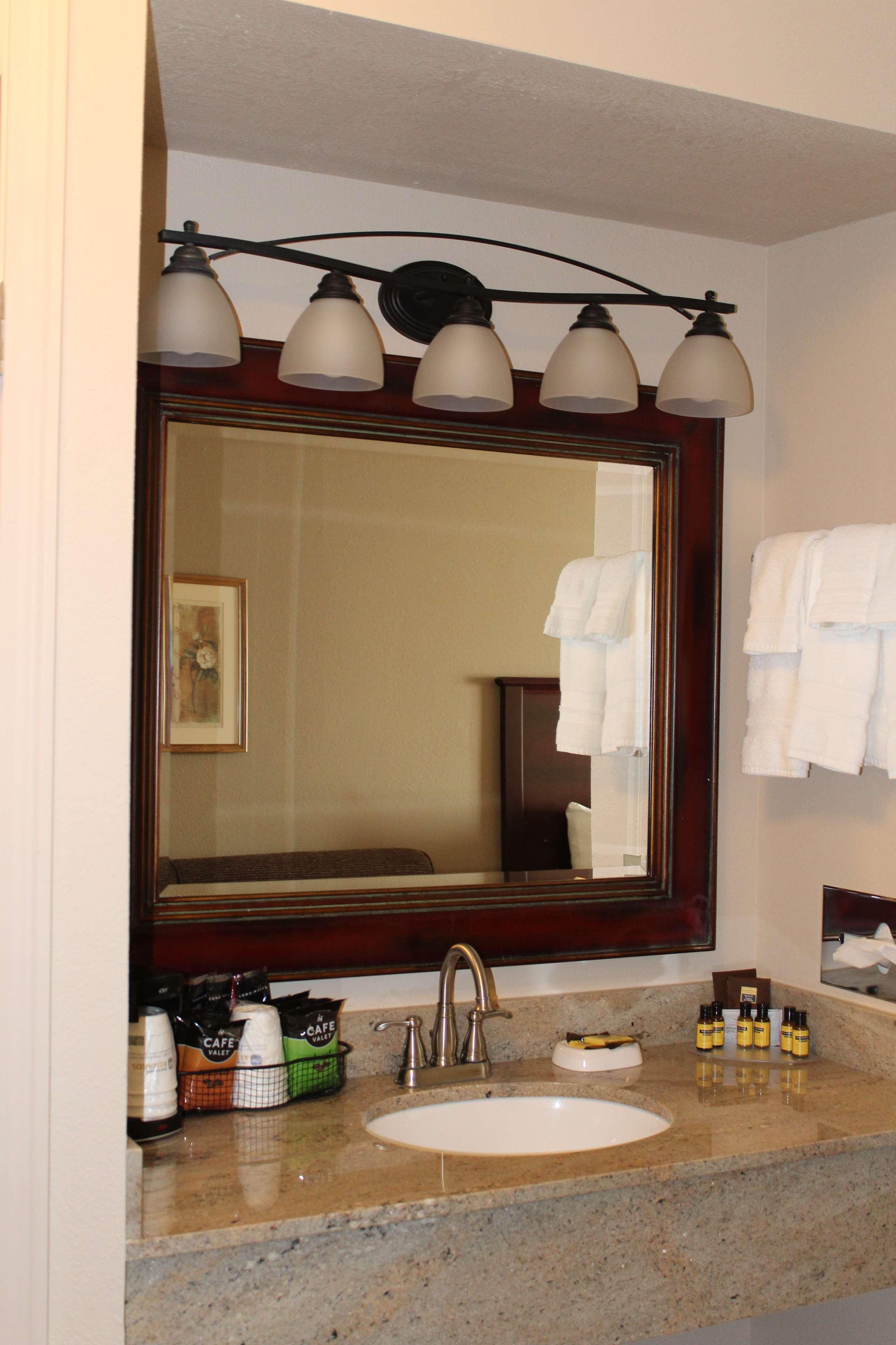 Best Western Plus Concord Inn Минокуа Екстериор снимка