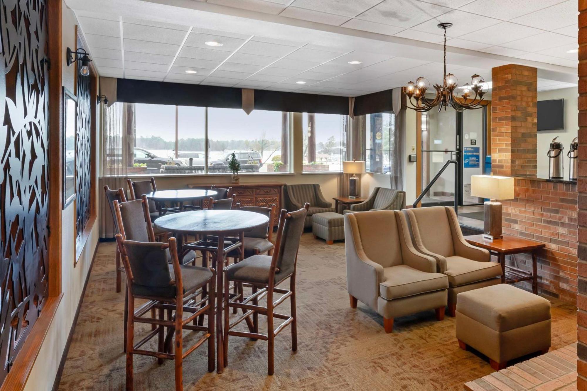 Best Western Plus Concord Inn Минокуа Екстериор снимка