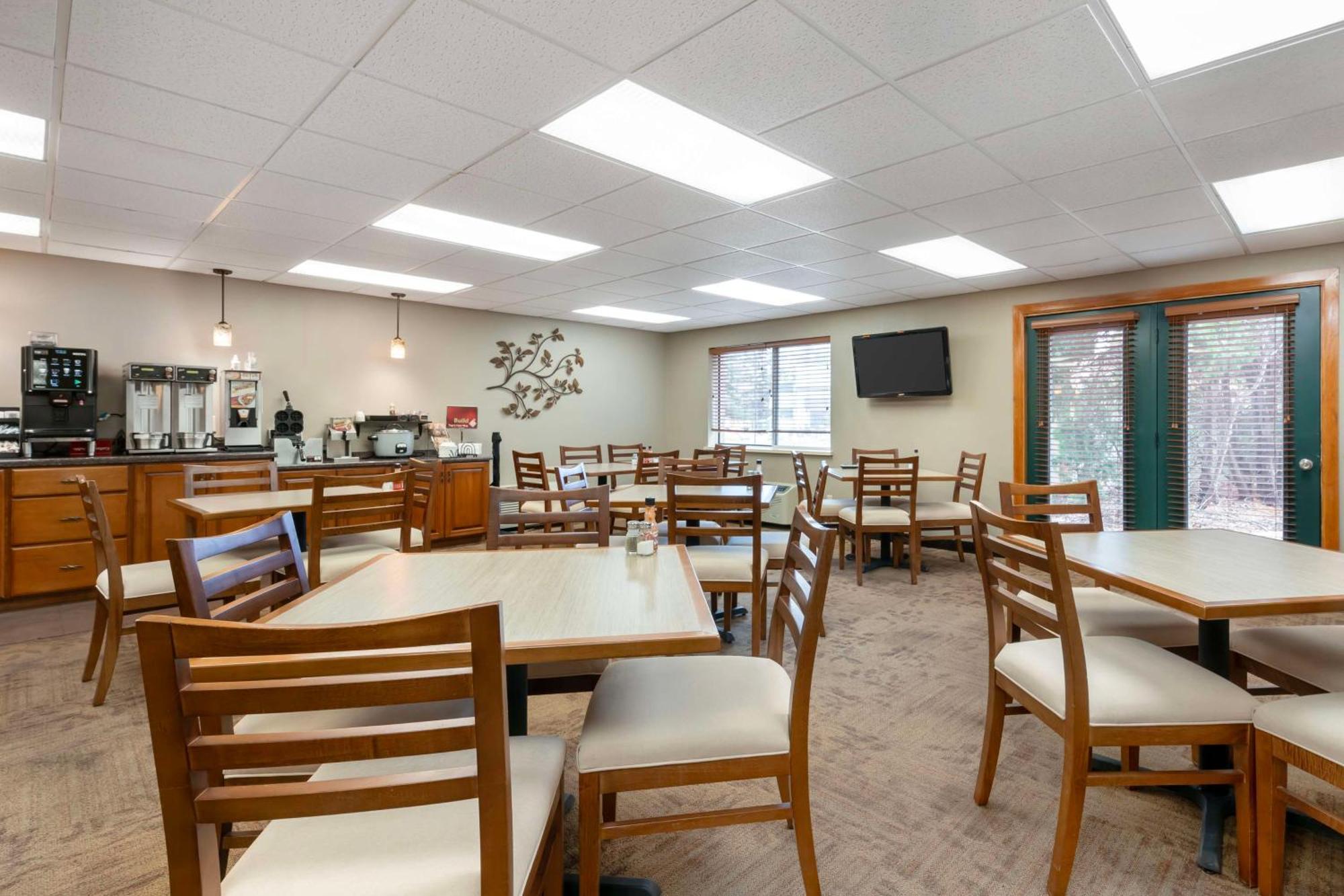 Best Western Plus Concord Inn Минокуа Екстериор снимка