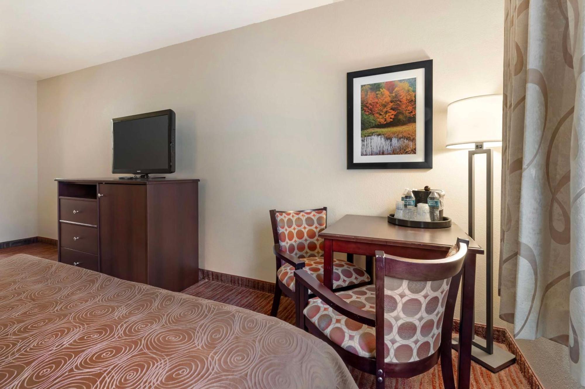 Best Western Plus Concord Inn Минокуа Екстериор снимка