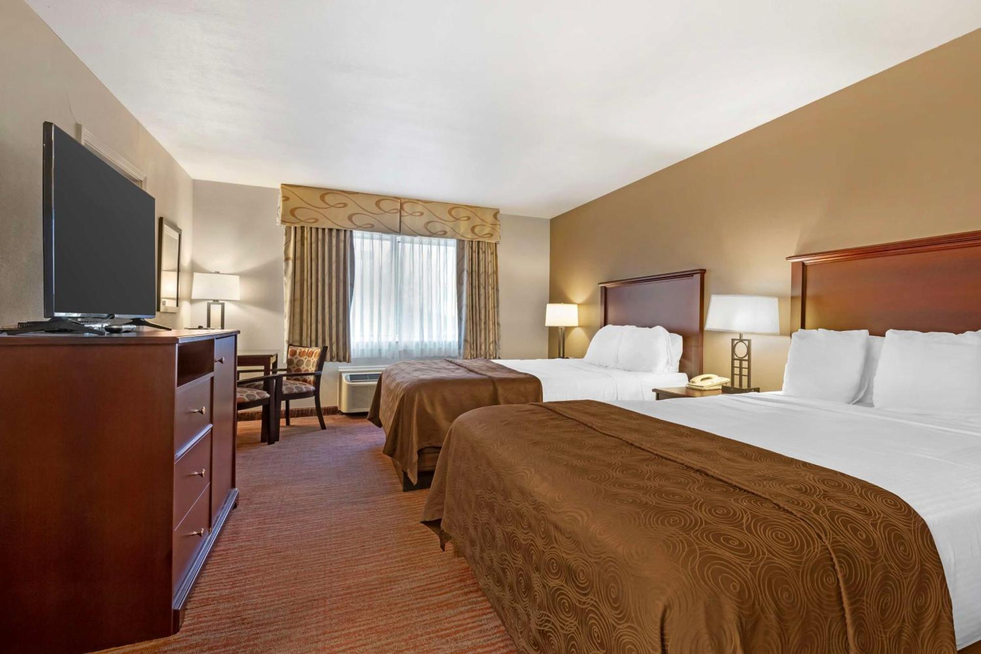 Best Western Plus Concord Inn Минокуа Екстериор снимка