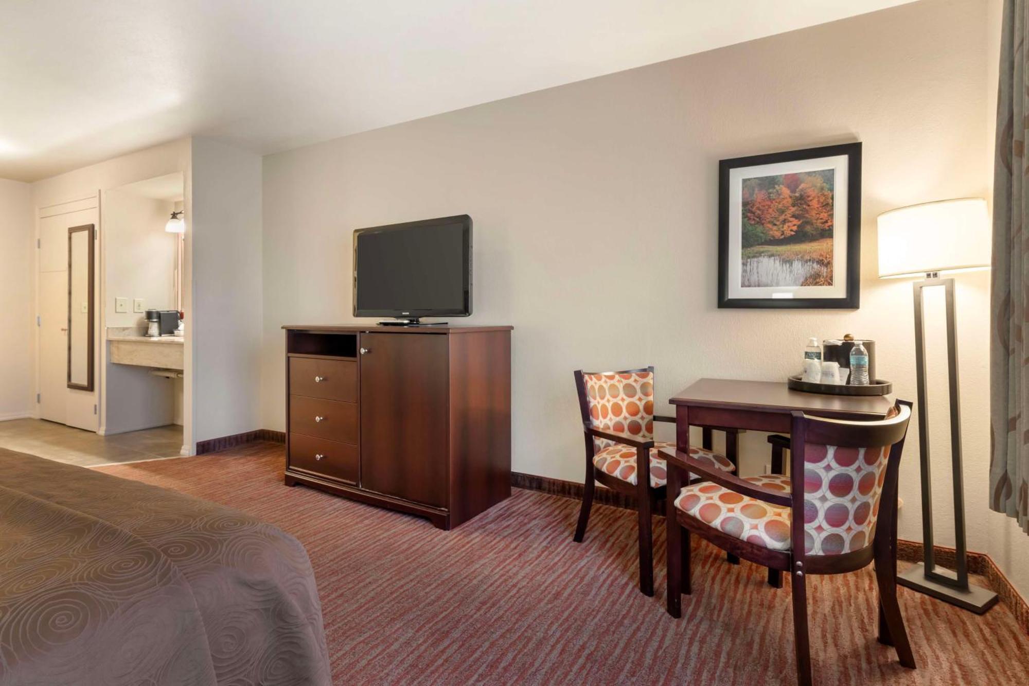 Best Western Plus Concord Inn Минокуа Екстериор снимка
