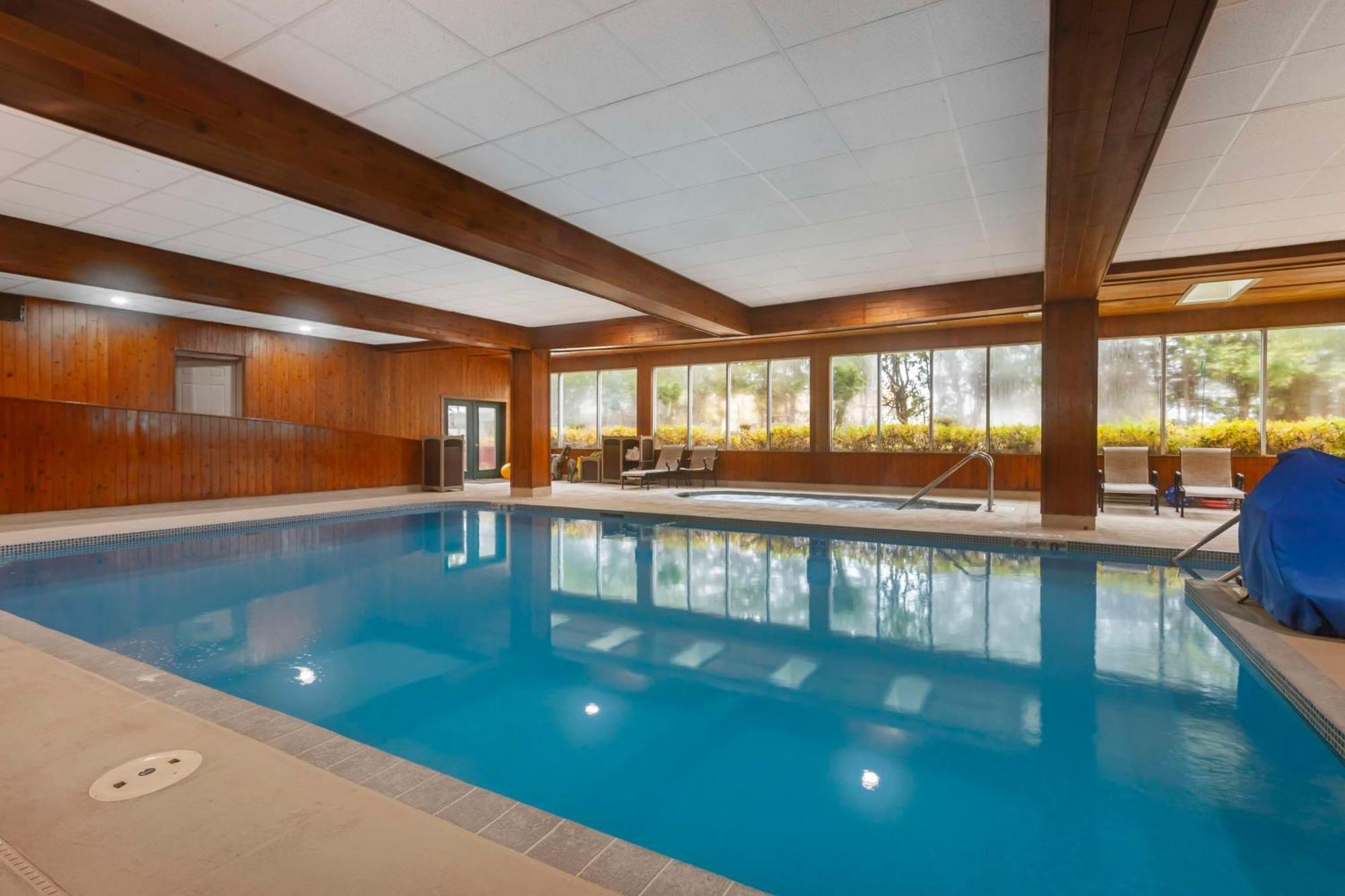 Best Western Plus Concord Inn Минокуа Екстериор снимка
