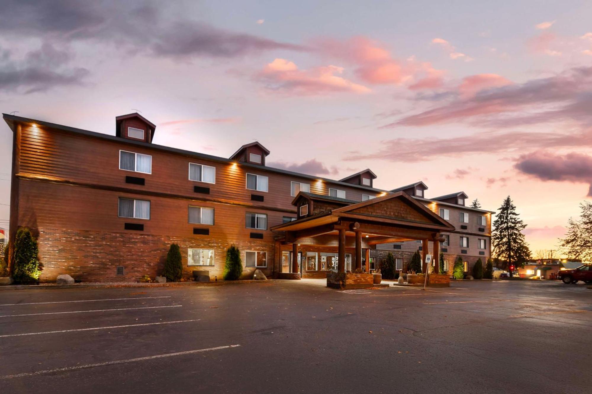Best Western Plus Concord Inn Минокуа Екстериор снимка
