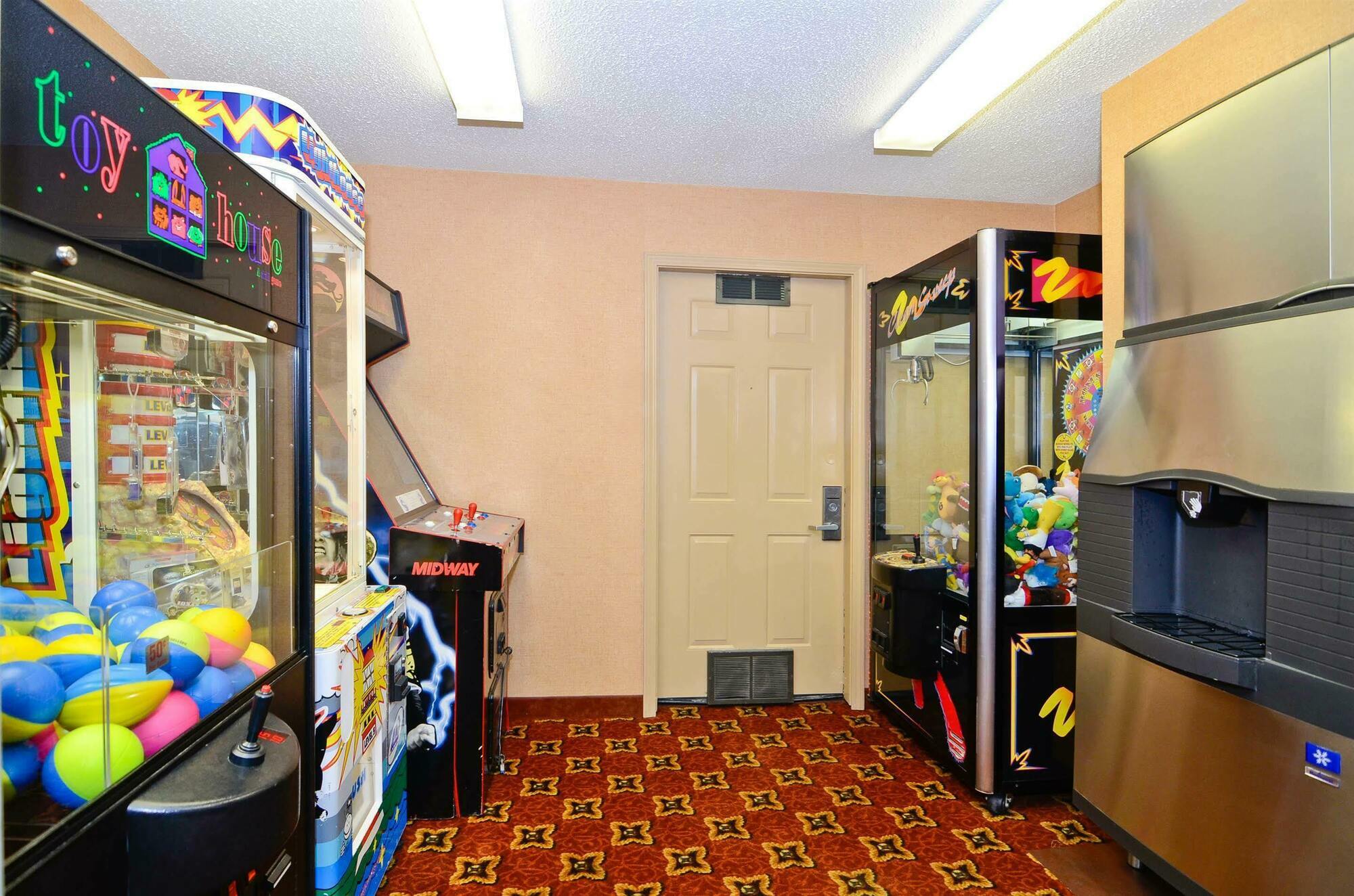 Best Western Plus Concord Inn Минокуа Екстериор снимка