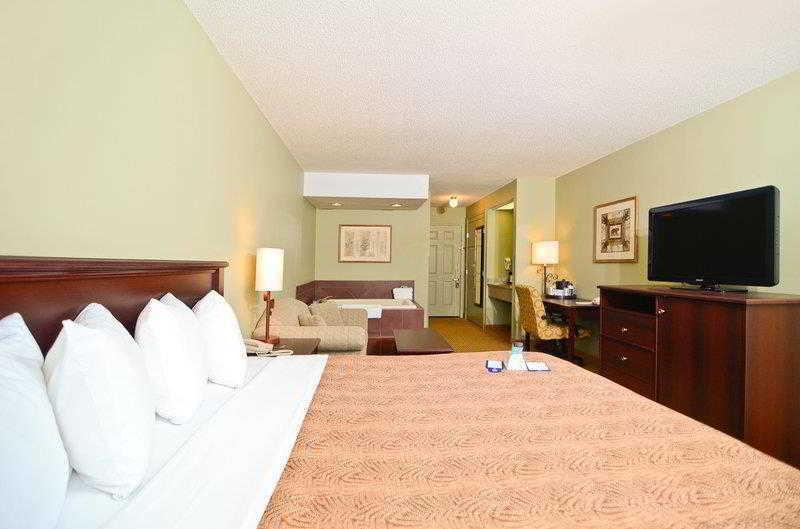 Best Western Plus Concord Inn Минокуа Екстериор снимка